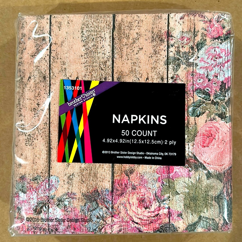 🌸50 count party/cocktail napkins🌸 NEW
